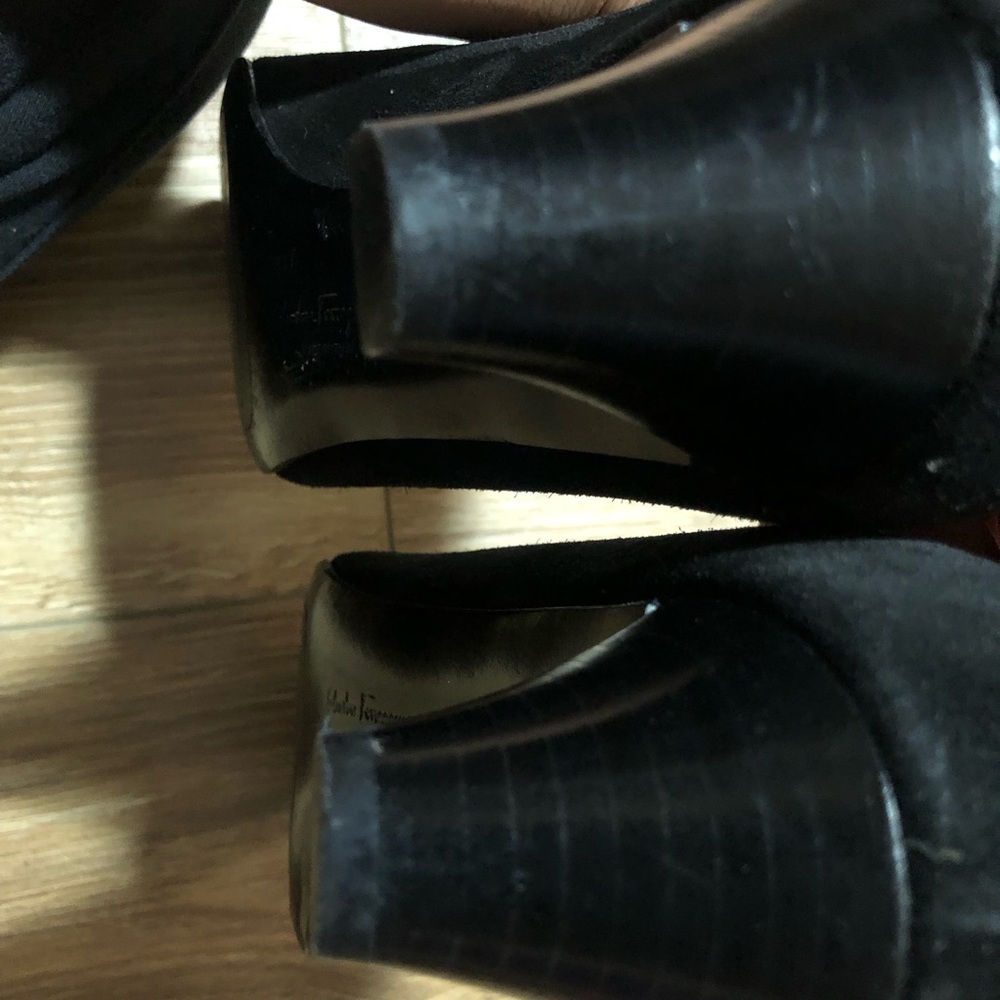 Salvatore Ferragamo Black Suede Round Toe Kitty Heels Shoes Size 9.5 - Picture 7 of 10